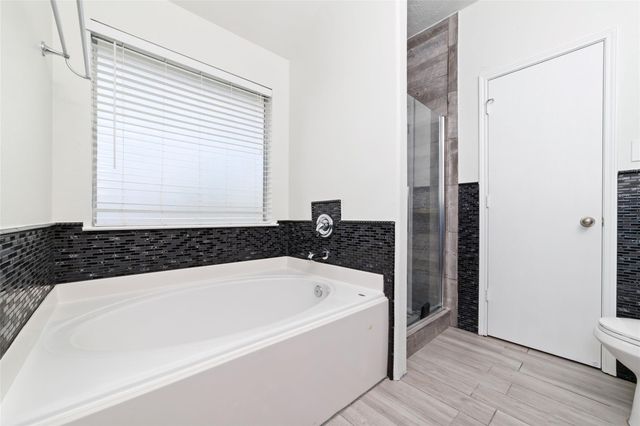 7527 Stallion Trail Drive, Humble, TX 77338