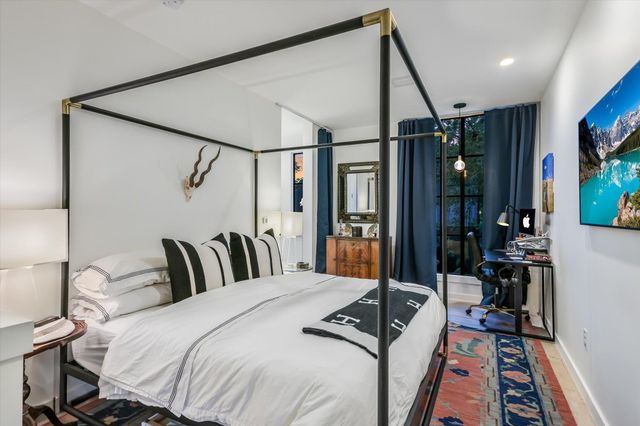 2212 S 2nd ST 2, Austin, TX 78704