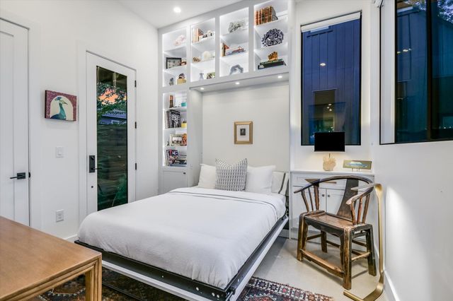 2212 S 2nd ST 2, Austin, TX 78704