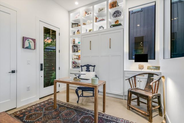 2212 S 2nd ST 2, Austin, TX 78704