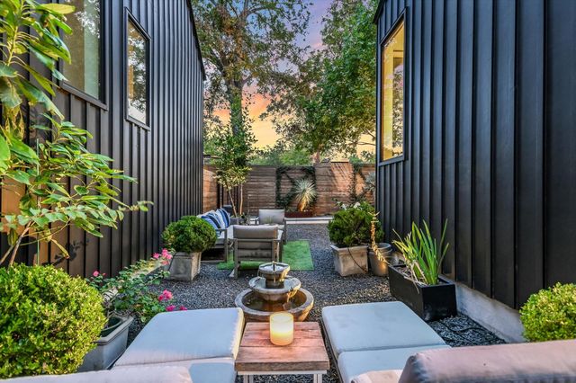 2212 S 2nd ST 2, Austin, TX 78704