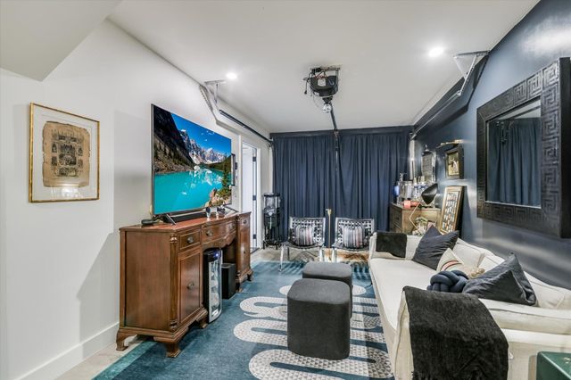 2212 S 2nd ST 2, Austin, TX 78704