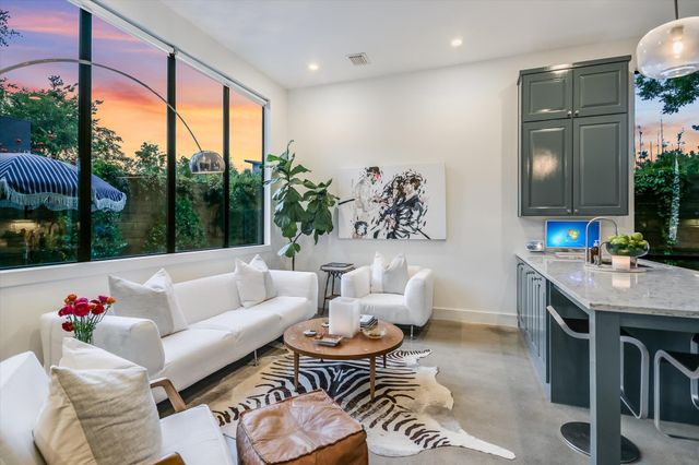 2212 S 2nd ST 2, Austin, TX 78704