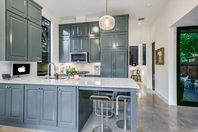 2212 S 2nd ST 2, Austin, TX 78704