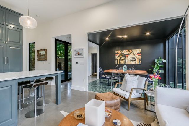 2212 S 2nd ST 2, Austin, TX 78704