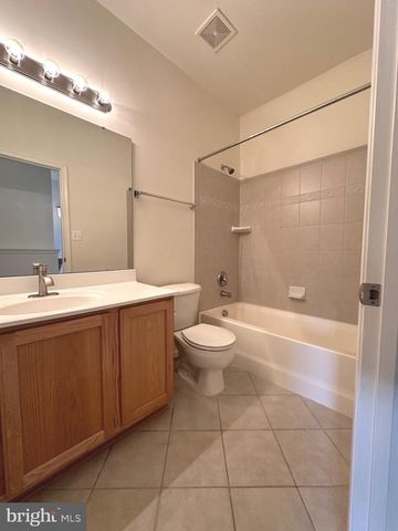 2100 ABBOTTSBURY WAY, Woodbridge, VA 22191