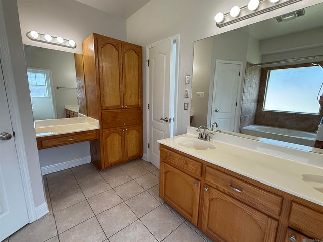 18423 White Oak Dr, Prairieville, LA 70769