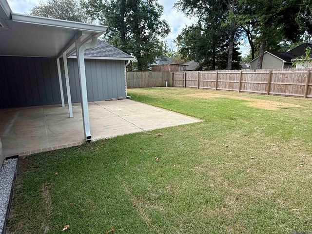 18423 White Oak Dr, Prairieville, LA 70769