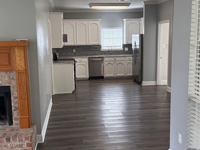 18423 White Oak Dr, Prairieville, LA 70769