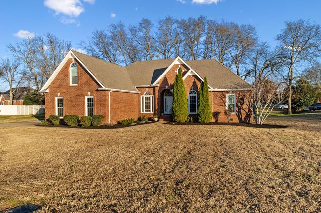 2402 Verona Pl, Murfreesboro, TN 37130