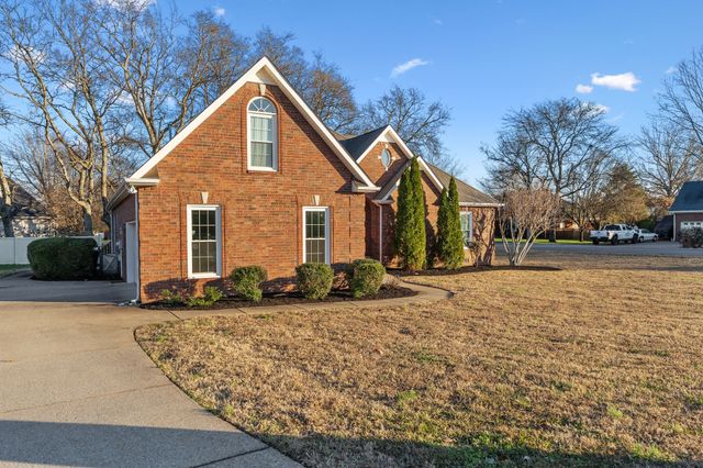 2402 Verona Pl, Murfreesboro, TN 37130