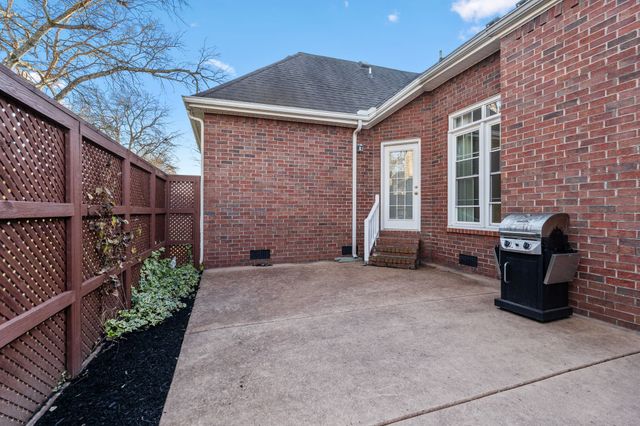 2402 Verona Pl, Murfreesboro, TN 37130