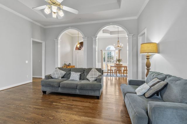 2402 Verona Pl, Murfreesboro, TN 37130