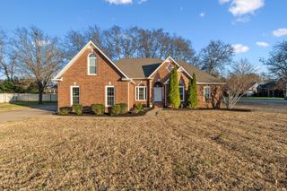 2402 Verona Pl, Murfreesboro, TN 37130