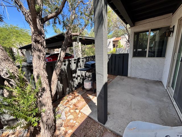 5454 N La Casita Drive, Tucson, AZ 85718