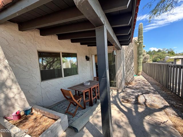 5454 N La Casita Drive, Tucson, AZ 85718