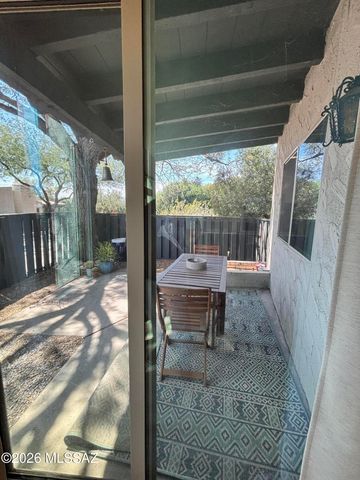 5454 N La Casita Drive, Tucson, AZ 85718