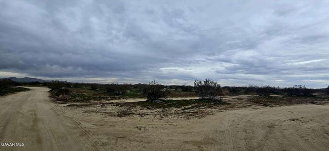 20800 E Avenue Q4, Palmdale, CA 93591