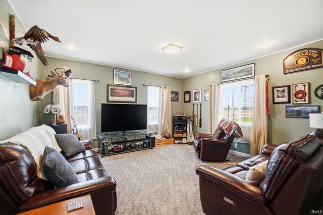 6033 N 200 E Road, Huntington, IN 46750
