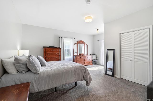 6033 N 200 E Road, Huntington, IN 46750