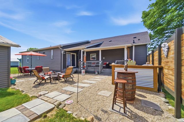 6033 N 200 E Road, Huntington, IN 46750