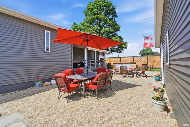 6033 N 200 E Road, Huntington, IN 46750
