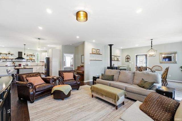 6033 N 200 E Road, Huntington, IN 46750