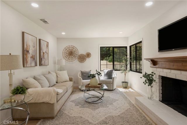 6611 Glade, Woodland Hills, CA 91303