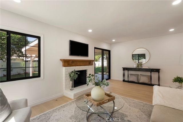 6611 Glade, Woodland Hills, CA 91303