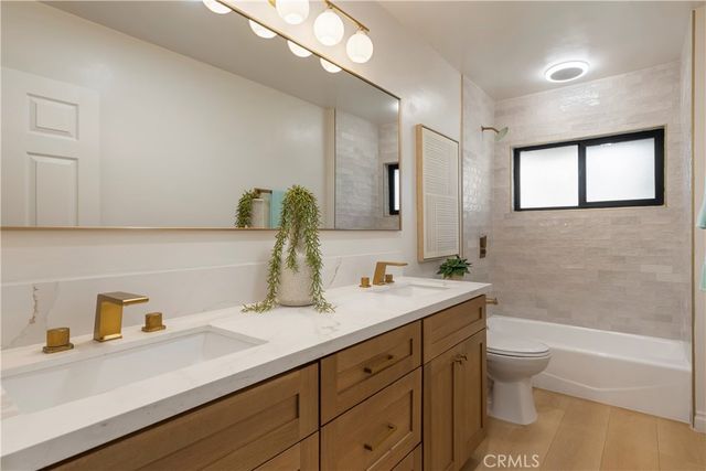 6611 Glade, Woodland Hills, CA 91303