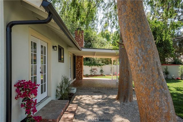 6611 Glade, Woodland Hills, CA 91303