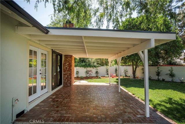 6611 Glade, Woodland Hills, CA 91303