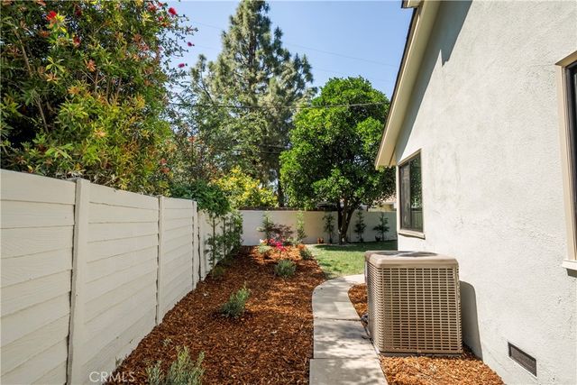 6611 Glade, Woodland Hills, CA 91303