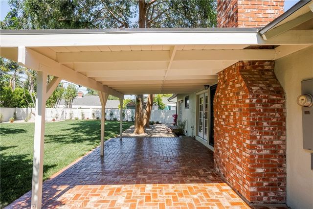 6611 Glade, Woodland Hills, CA 91303