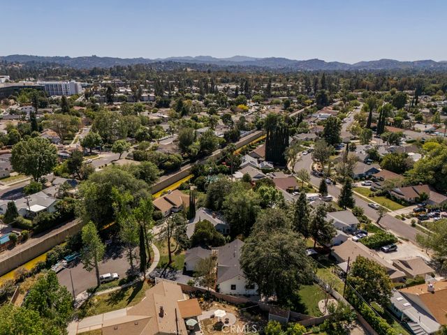 6611 Glade, Woodland Hills, CA 91303