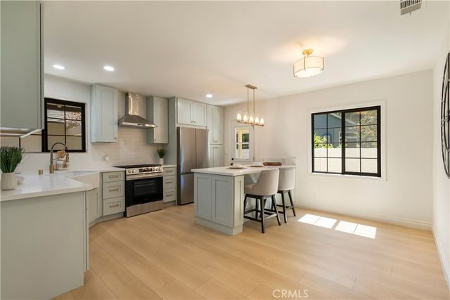 6611 Glade, Woodland Hills, CA 91303