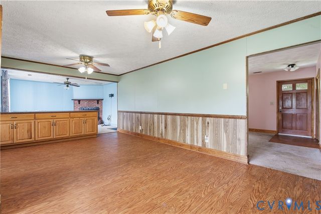379 Piney Point Rd, Onemo, VA 23130
