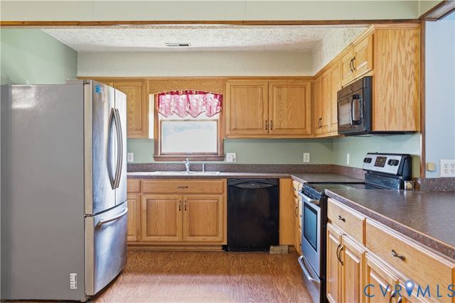 379 Piney Point Rd, Onemo, VA 23130