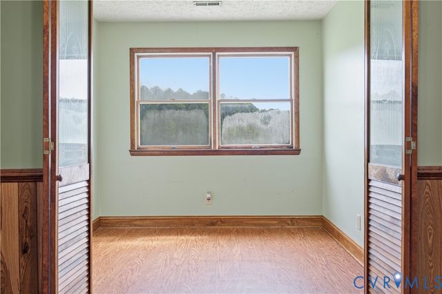 379 Piney Point Rd, Onemo, VA 23130