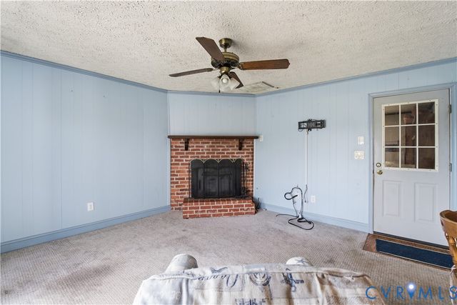 379 Piney Point Rd, Onemo, VA 23130
