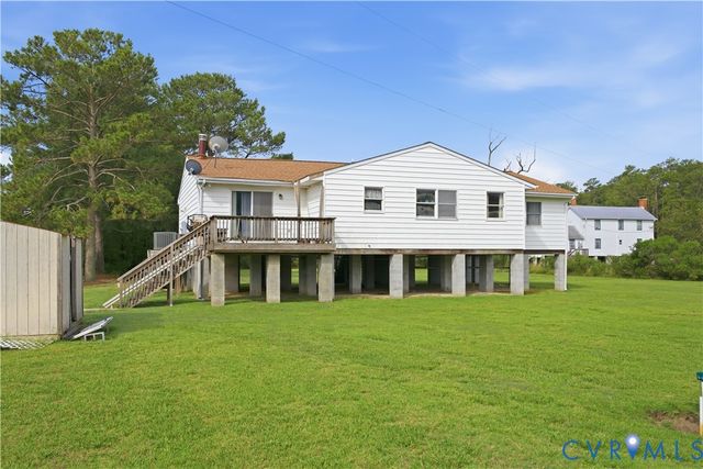 379 Piney Point Rd, Onemo, VA 23130