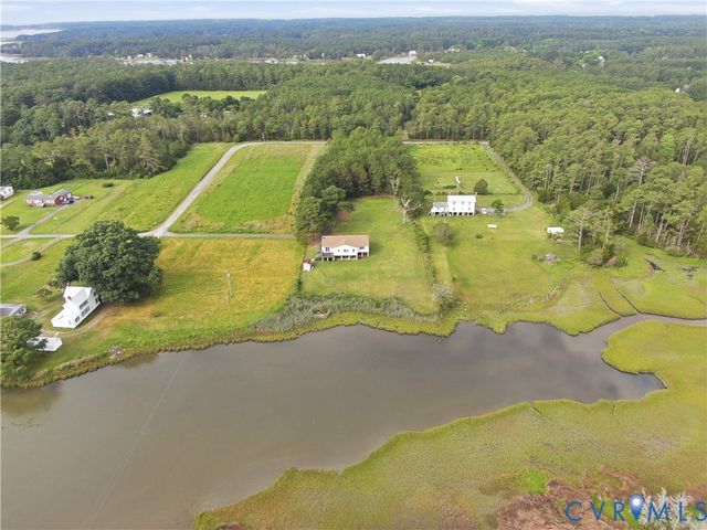379 Piney Point Rd, Onemo, VA 23130