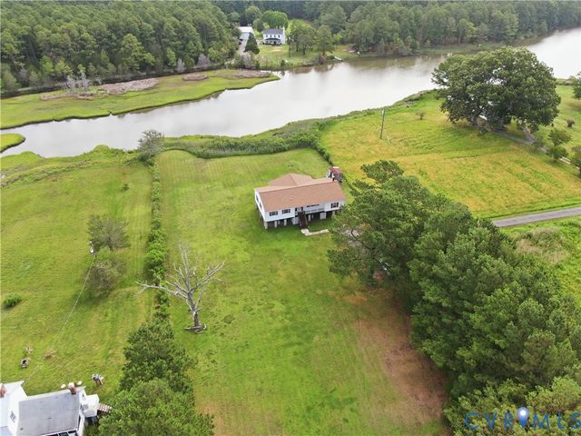 379 Piney Point Rd, Onemo, VA 23130