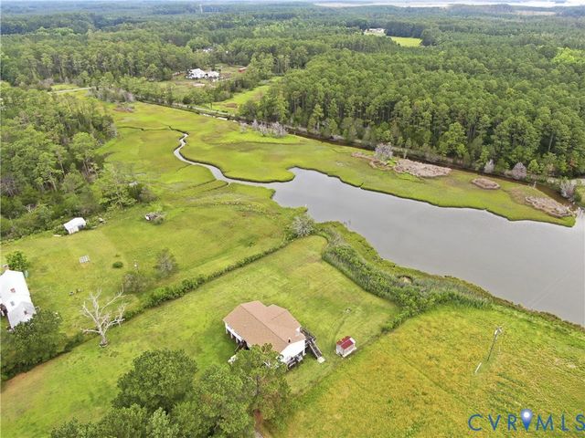 379 Piney Point Rd, Onemo, VA 23130