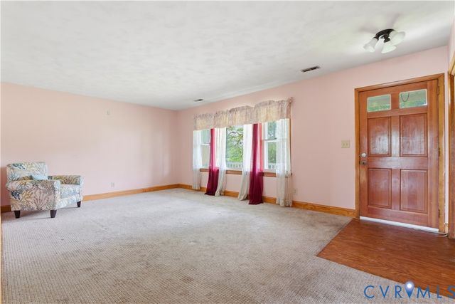 379 Piney Point Rd, Onemo, VA 23130