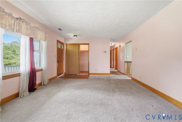 379 Piney Point Rd, Onemo, VA 23130