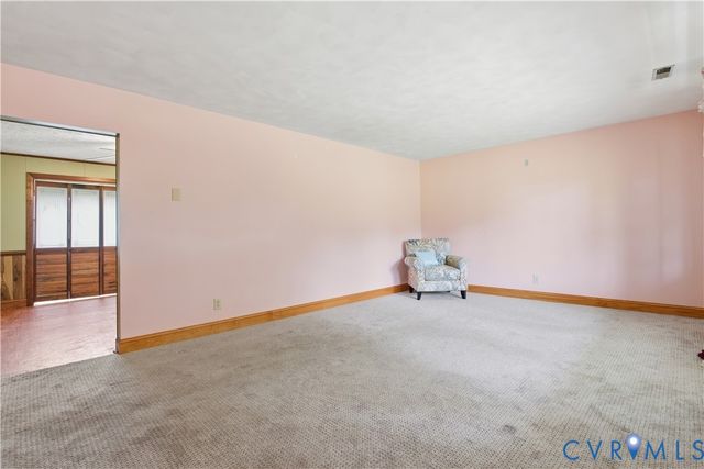 379 Piney Point Rd, Onemo, VA 23130