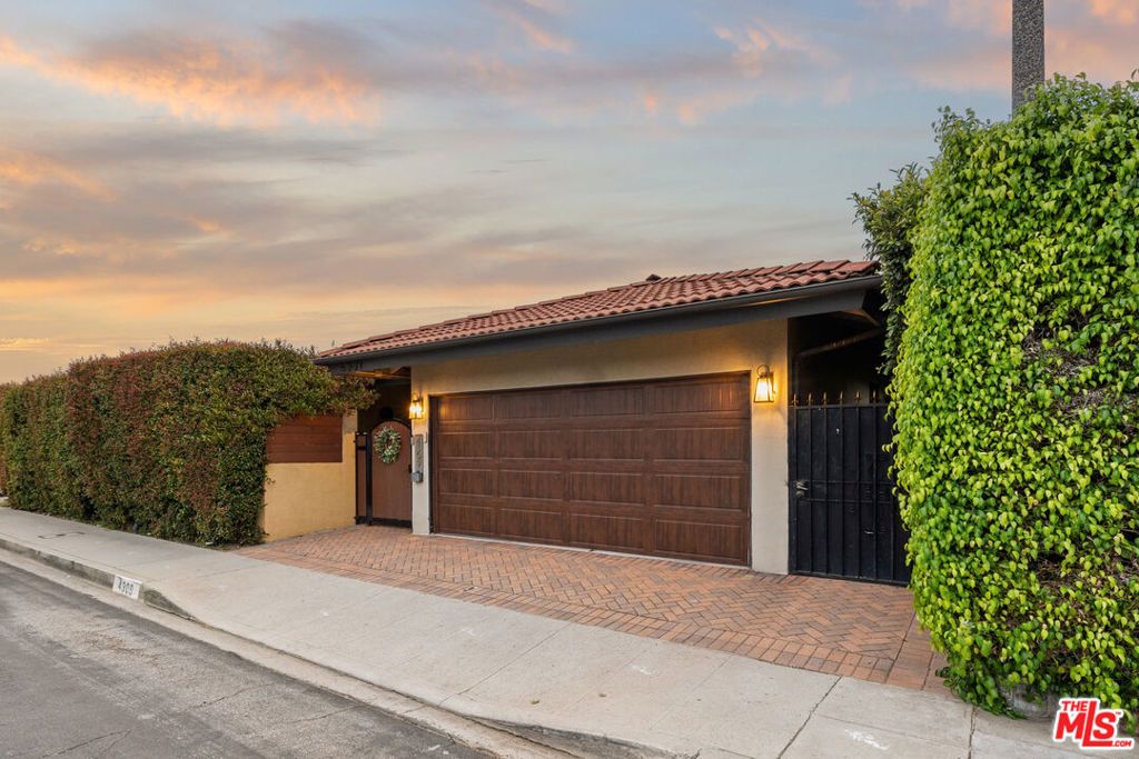 Image 1 of property listing at 4309 Don Carlos Drive, Los Angeles, CA 90008