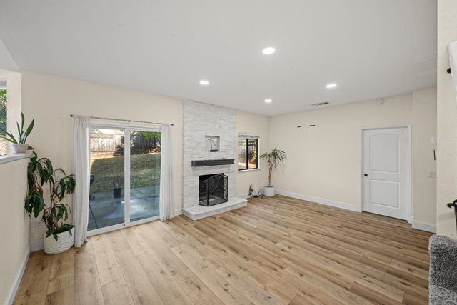 8236 Crestshire Cir, Orangevale, CA 95662