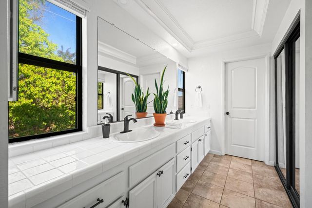 8236 Crestshire Cir, Orangevale, CA 95662